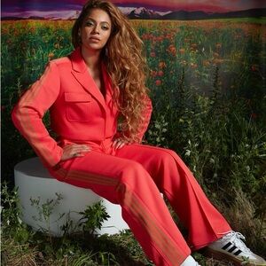 IVY PARK Set Coral color (2 Pieces)

Size L
Never worn 
Tags included